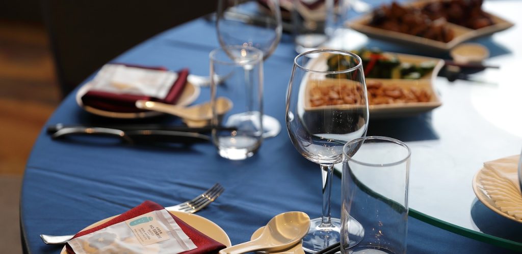 table, table setting, cutlery-5696243.jpg